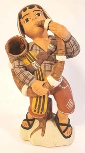 Peruanischer Ton Volkskunst Junge spielt Musikinstrument Peru Keramik Figur - Bild 1 von 15