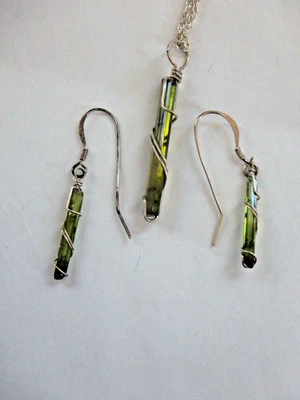 Lindo pingente e brincos de turmalina verde feitos à mão prata 925 - Imagem 1 de 4