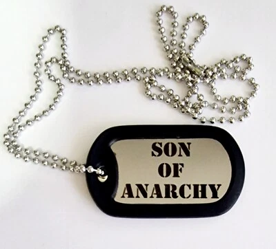 Collar colgante personalizado estilo militar con etiquetas de perro de acero inoxidable grabado con láser Foto 1 de 4