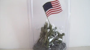 MIP, reissue Victory Buy/BMC Iwo Jima playset Marines, Flag raising on mountain - Picture 1 of 2