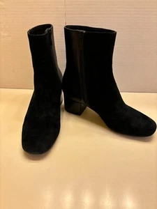 Donald J Pliner Suede Leather Black Booties Boots Size 7 M Gently Worn - Picture 1 of 7