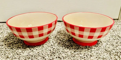 Juego de 2 cuencos Pioneer Woman 6” rojo a cuadros con patas a cuadros encantador Foto 1 de 3