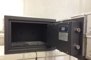 Tresor VdS S2 + Stufe VDMA B Panzerschrank Wertschutzschrank Möbel Safe 55 Kg - Imagen 1 de 5