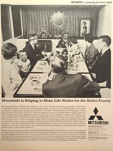 Mitsubishi Group Family Dinner Abuela MCM Decoración Vintage Impreso Anuncio 1967 - Imagen 1 de 4