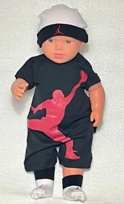 AIR JORDAN Bebé Niños Conjunto de 3 piezas Conjunto de Regalo Body/Mameluco, Gorra y Botines 0-3 Meses Foto 1 de 4