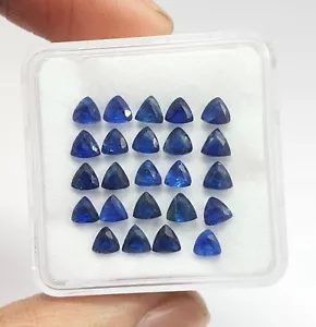 Lotto 24 pezzi pietre preziose sfuse cianite blu ricca qualità AAA naturale taglio trilione 4 mm - Foto 1 di 10