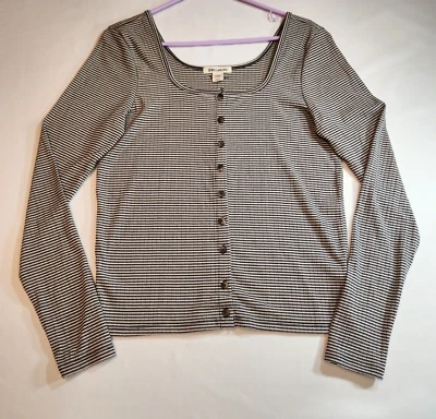 Camisa Billabong Right Now para mujer a rayas con botones manga larga talla mediana negra/blanca Foto 1 de 4