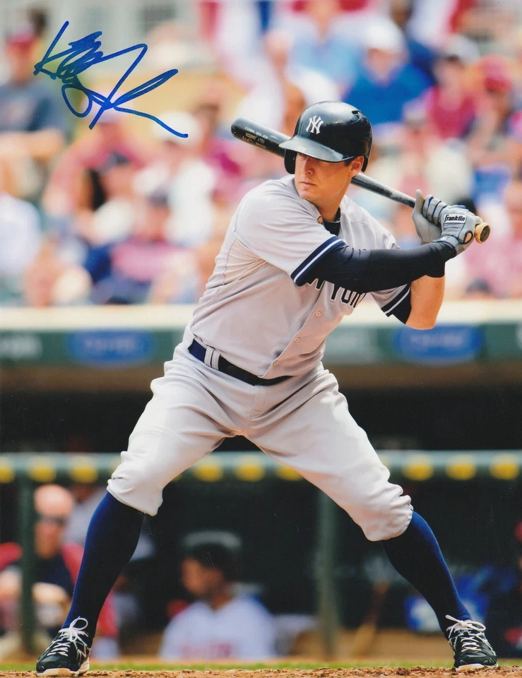 KELLY JOHNSON NEW YORK YANKEES ACCIÓN FIRMADA 8x10 Foto 1 de 1