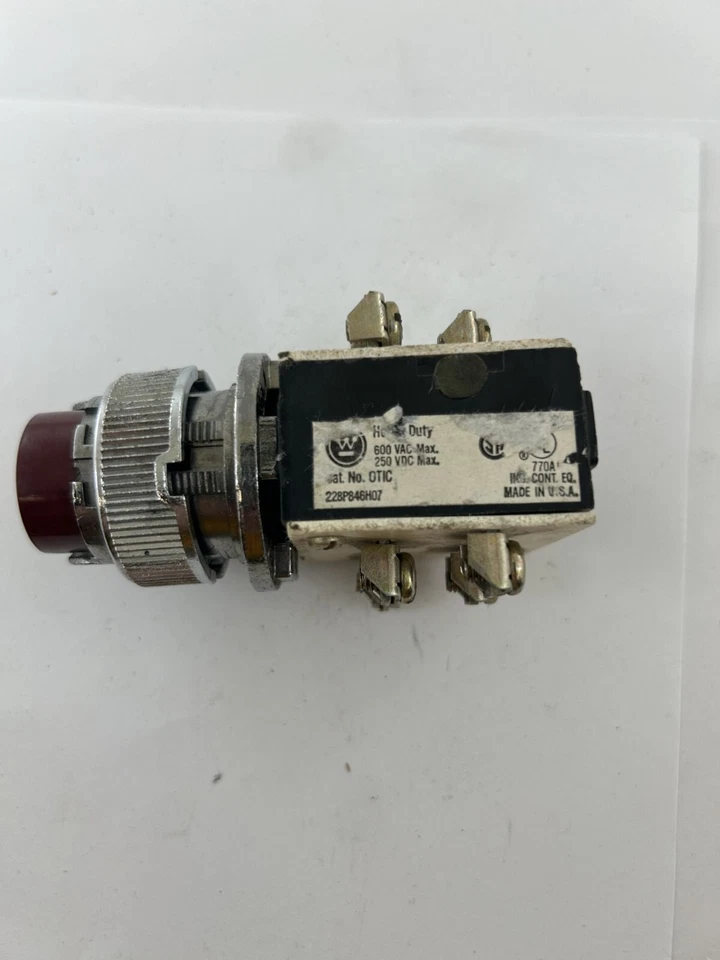 Interruptor de botón Westinghouse OTIC 228P846H07 ROJO resistente 600 VCA 250 VDC Foto 1 de 3