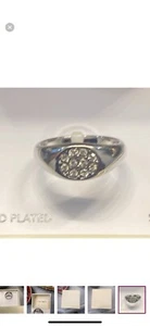 MACY’S ON 34. Kristall Pavé Siegelring, DAMENRINGGRÖSSE 7 Geschenkbox vergoldet - Bild 1 von 5