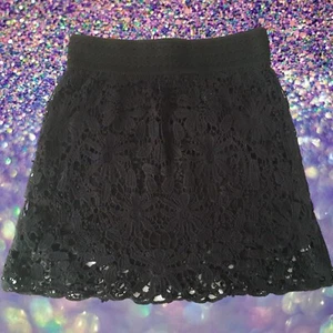 Forever 21 Black Lace Mini Skirt 5 Jr Lined Stretch Waist Pull On Whimsigoth - Picture 1 of 13