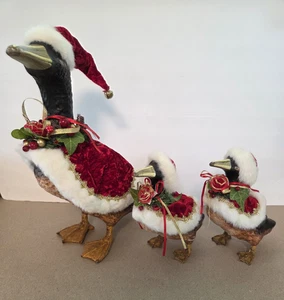Grandeur Noel Holiday Duck Family 3tlg Collector Edition Weihnachtsdeko Set LESEN - Bild 1 von 13