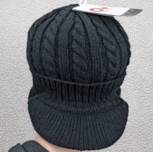 Janey & Rubbins Hat Billed Beanie Gray Soft Faux Fur Lining Chunky Knit 3D - Picture 1 of 9
