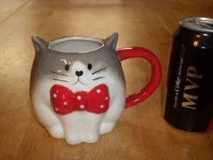 3-D CAT WEARING A RED BOW TIE, Earthenware Coffee Cup / Mug, VINTAGE - Picture 1 of 10
