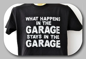 Mechaniker What Happens In The Garage Schrauber T-Shirt Übergröße XS-5XL - Picture 1 of 1