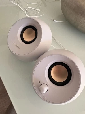 Creative Pebble - 2.0 USB Lautsprecher, mit Schalter u. Laustärkeregler, weiss - Bild 1 von 2