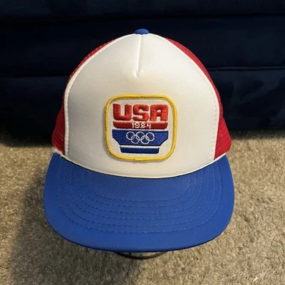 De Colección Juegos Olímpicos de Los Ángeles 1984 SnapBack Trucker Sombrero Rojo Blanco Azul EE. UU. PARCHE RARO Foto 1 de 4