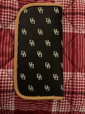 Estojo de olho usado Dooney & Bourke - Imagem 1 de 4