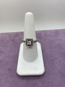 14kt White Gold .51 I1/J ctr .88tdw I1,G-H Diamond Halo Ring Size 7.25 938650-1 - Picture 1 of 4