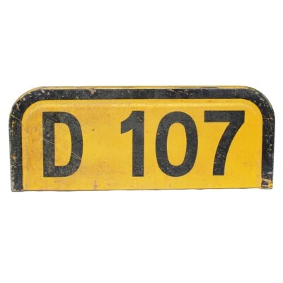 Ancien panneau de signalisation / plaque / route départementale D 107 en tôle - Photo 1/4