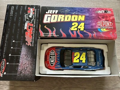 Jeff Gordon 2002 RCCA Club Car Bank 1/24 DuPont NASCAR Chevrolet Monte Carlo Foto 1 de 4