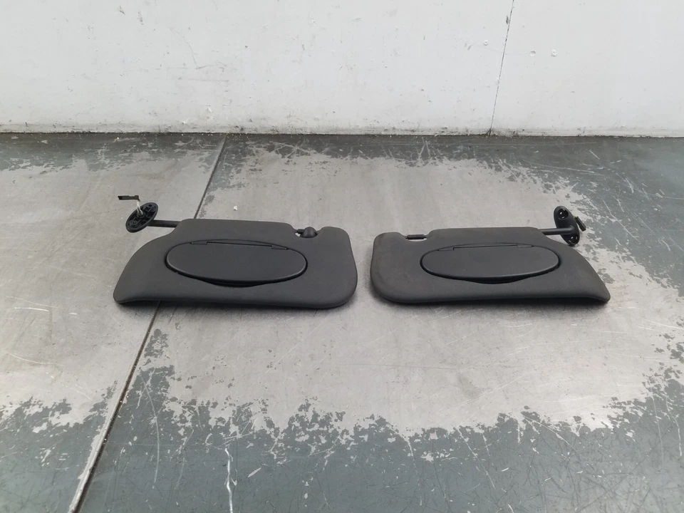 Quebra-sol 2013 Mini John Cooper Works #2071 B9 - Imagem 1 de 4