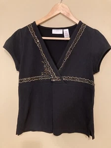 Liz Claiborne Women’s Size Petite Medium Black Cap Sleeve Knit Top V Neck EUC - Picture 1 of 6