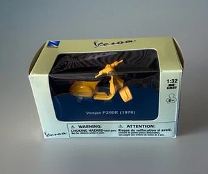 New-Ray Piaggio Vespa P200E - 1978 - Collector Miniature Scooter Motorcycle 1:32 - Picture 1 of 8