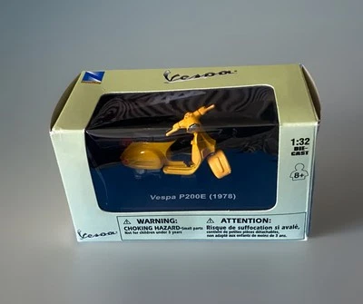 New-Ray Piaggio Vespa P200E - 1978 - Collector Miniature Scooter Moto 1:32 - Photo 1/4
