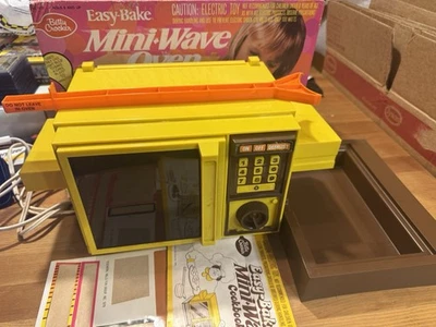 Vintage 1978 Kenner Betty Crocker Easy Bake Mini Wave Oven, Works! With Box NICE - Image 1 of 4
