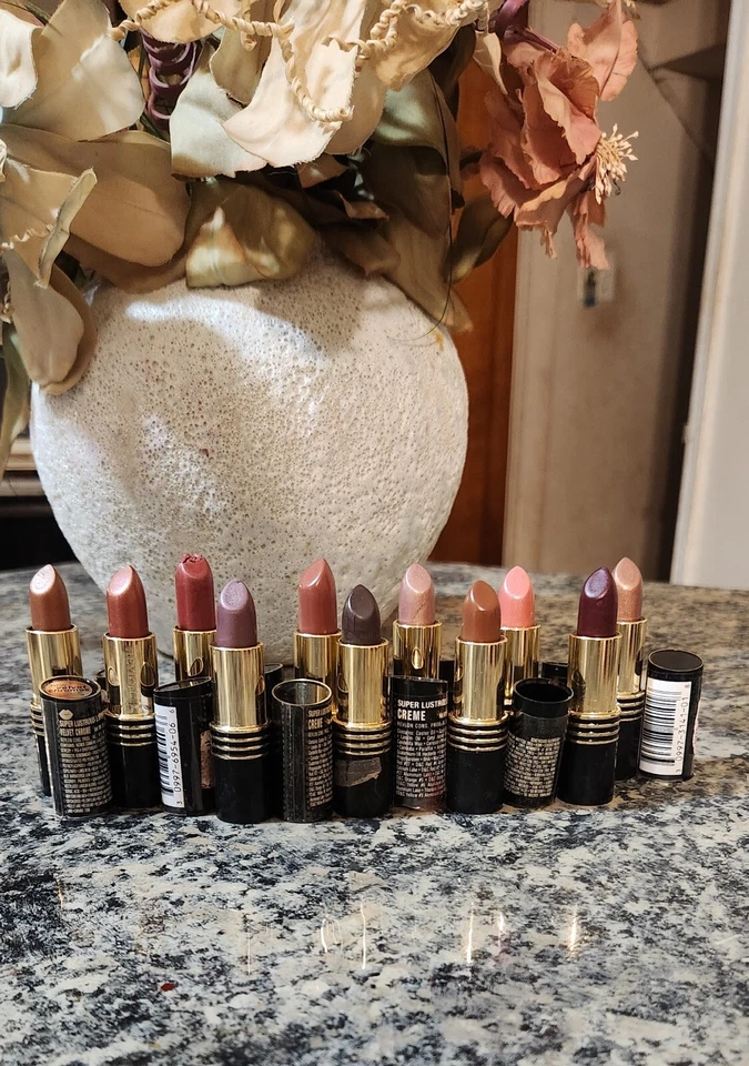 露华浓超级光泽唇膏 - 原装配方 - 您可选。 黑色鸭舌帽  NOS。 — 第 1/1 张图片