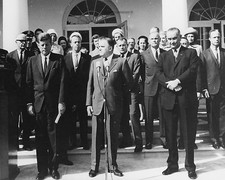 MERCURY ASTRONAUTS RECEIVE 1963 COLLIER TROPHY AWARD - 8X10 NASA PHOTO (AA-938)