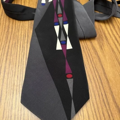 Дизайнерский шелковый галстук BRANDINI с абстрактным геометрическим узором - Изображение 1 из 4