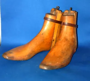 A pair of antique Victorian wood articulated boot trees, abt sz 9.5 (Euro 43.5) - Picture 1 of 4