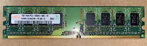 Hynix HYMP112U64CP8-Y5 AB-C 1 GB DIMM PC2-5300 DDR2 667 MHz RAM desktop 240 - Foto 1 di 1