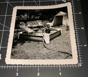 Funny Fashion Girl 1950s Backyard Swimming Pool Glamour Vintage Snapshot PHOTO - Picture 1 of 3