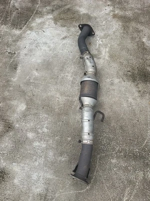 06-08 Conjunto de tubo convertidor de escape trasero Suzuki Grand Vitara 2,7 L OEM 14250-66J11 Foto 1 de 3