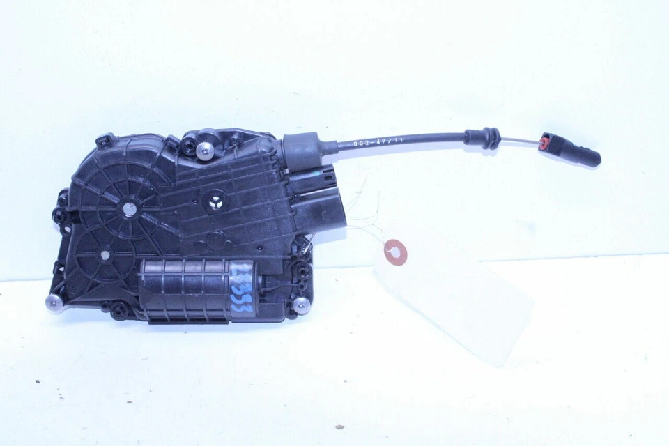 Atuador de porta dianteira direita 2011-2016 BMW 528i 535i 550i M5 51217185692 OEM usado - Imagem 1 de 4