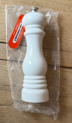 Molino de sal manual clásico acrílico Le Creuset 8 en blanco NUEVO NUEVO CON ETIQUETAS Foto 1 de 4
