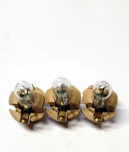90-06 Ford Cluster Warning Indictor Bulb and Socket (Quantity 3) - Bild 1 von 1
