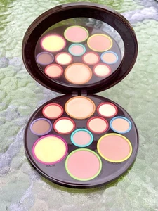 Lauren Hutton Face Disc Makeup - Pink Light- Tortoise Shell Disc Discontinued!! - Picture 1 of 12