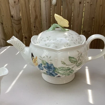 Lenox Butterfly Meadow Tea Set - 9 piece service for 2 - Image 1 of 4