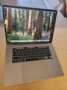 Macbook Pro 2019 16 inch i9 32gb Ram 2TB SSD Drive 5600M Radeon Pro GPU 8GB - Afbeelding 1 van 17