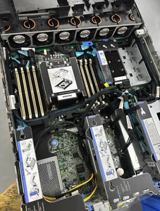 Lenovo SR655 2U Sever 12*3.5"(4X NVME)/1X EPYC 7302 CPU/2X 32G 3200MHz/10G NIC - Picture 1 of 4