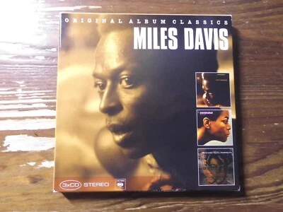 MILES DAVIS 3CD:ORIGINAL ALBUM CLASSICS/NEFERTITI SORCERER FILLES DE KILIMANJARO - Bild 1 von 4