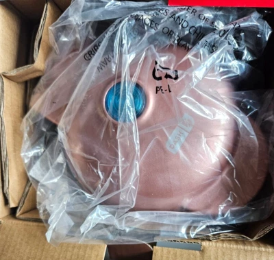 Plancha redonda eléctrica Dash Mini Maker para panqueques individuales, galletas, huevos Foto 1 de 4