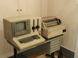 IBM Vintage workstation PC IBM 5120 / 5110 model 3 + Printer IBM 5103 - Foto 1 di 9