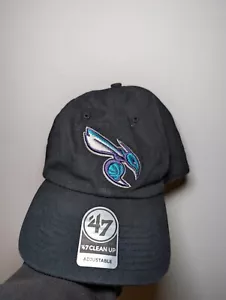 Gorra ajustable marca 47 NBA Charlotte Hornets verde azulado franquicia - Imagen 1 de 5