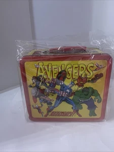 Lonchera exclusiva Surreal Entertainment Avengers Assemble Tin Titans vistas previas  - Imagen 1 de 2