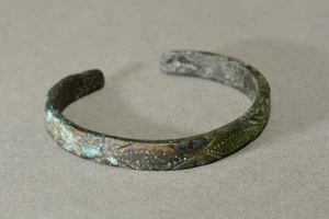 Brazalete penanular de bronce antiguo circa. siglo X-VIII a.C. - Imagen 1 de 7